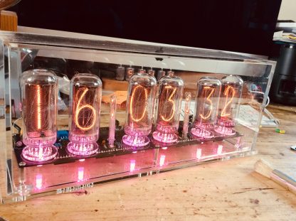 Very large Nixie Tube clock 6 IN-18 (NOS) in perplex (plexiglass) case with multicolor RVB LEDs - Image 7